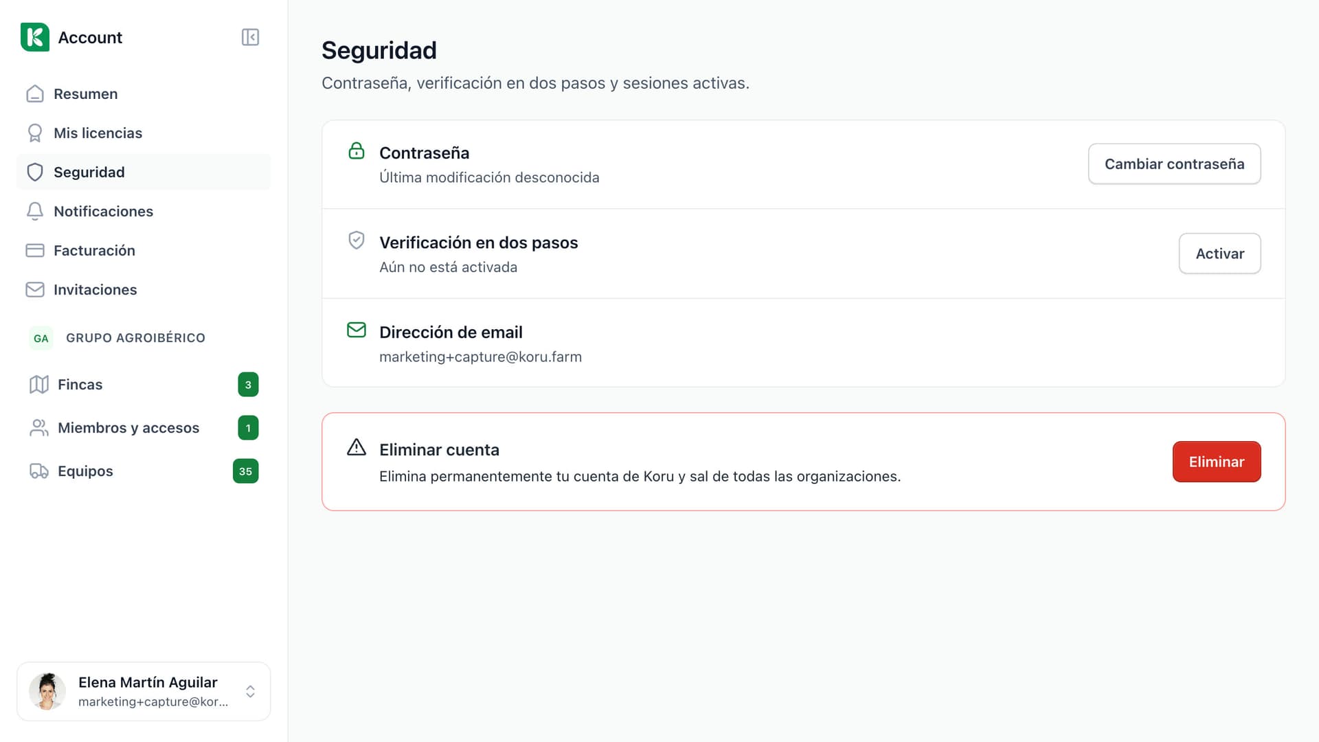 Página de seguridad de la cuenta en Koru: contraseña, autenticación en dos pasos y correo electrónico.