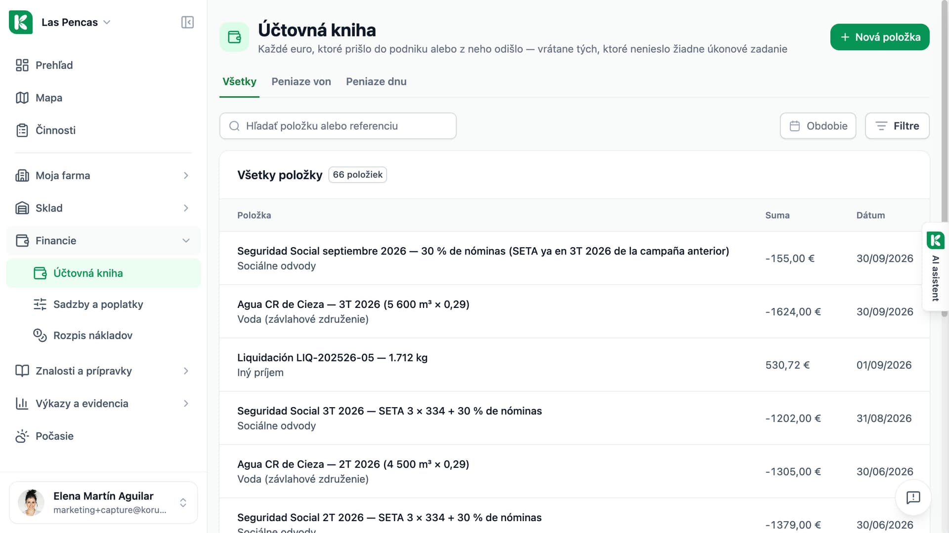 Stránka Účtovná kniha v Koru: položky príjmov a výdavkov s dátumom, kategóriou, priradením a sumou.
